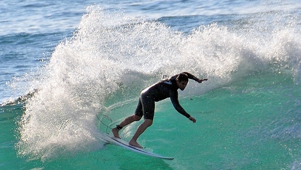 1surf.jpg (Surfing)