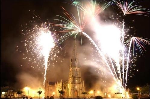 fireworks-display.jpg (Firemorks) fireworks-display.jpg (Firemorks)